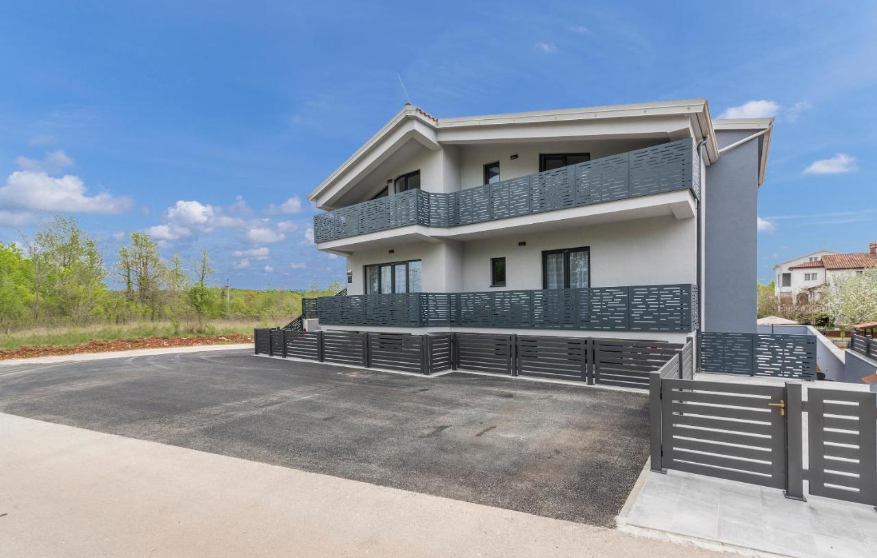 Apartmani Natalija Porec Ngoại thất bức ảnh