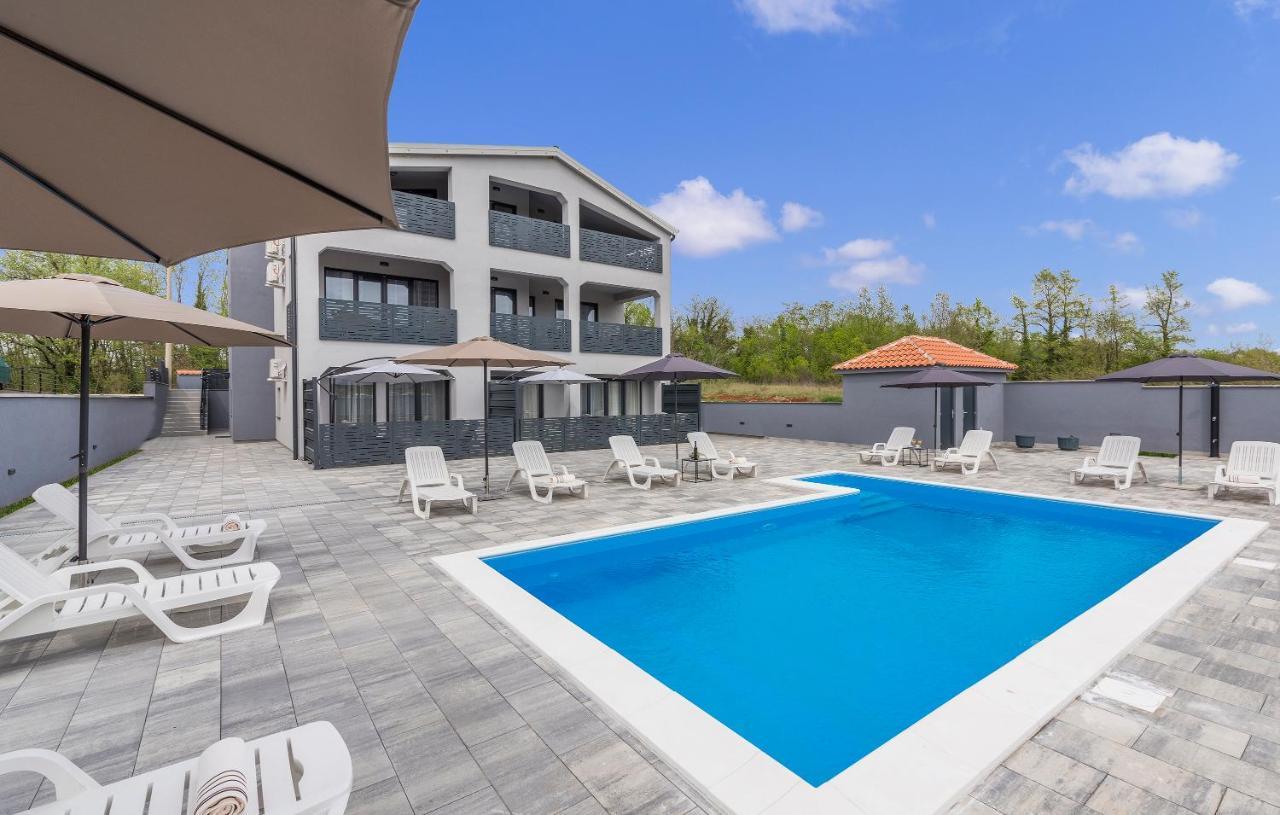 Apartmani Natalija Porec Ngoại thất bức ảnh