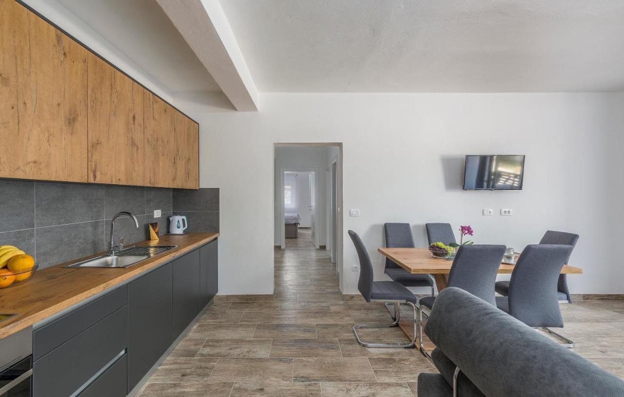 Apartmani Natalija Porec Ngoại thất bức ảnh