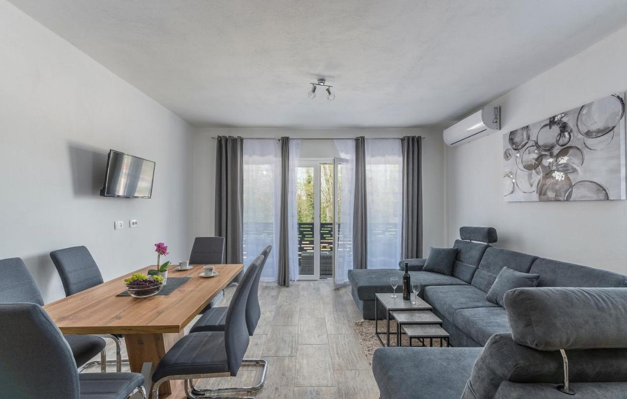 Apartmani Natalija Porec Ngoại thất bức ảnh