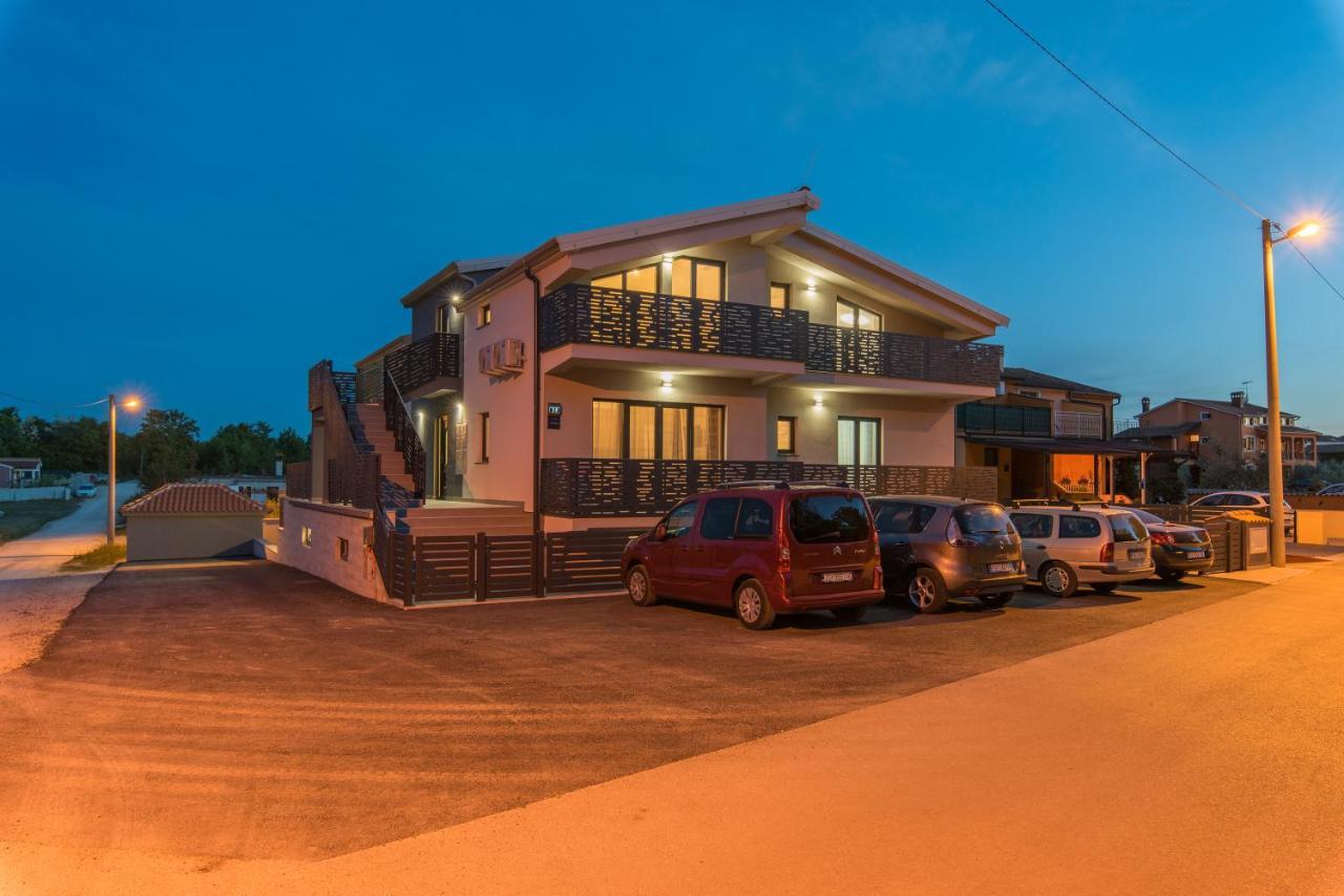 Apartmani Natalija Porec Ngoại thất bức ảnh